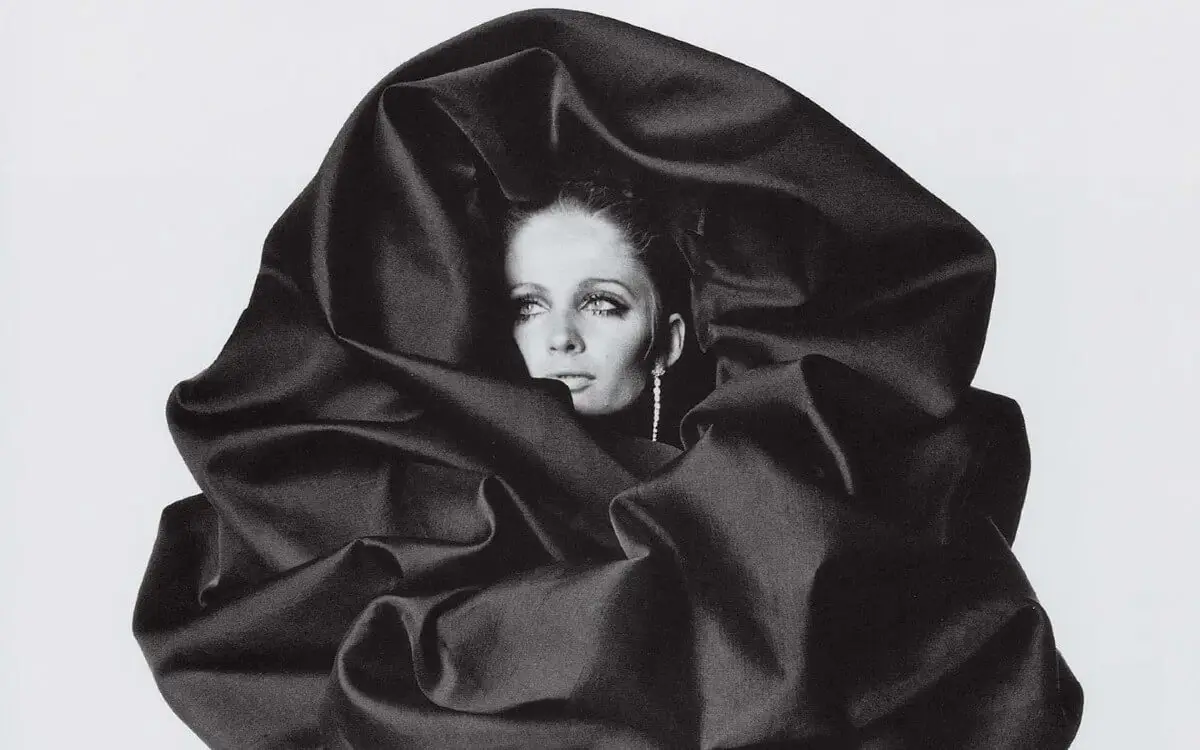 The fashion industry's most dramatic color's hidden meanings - Stream Press